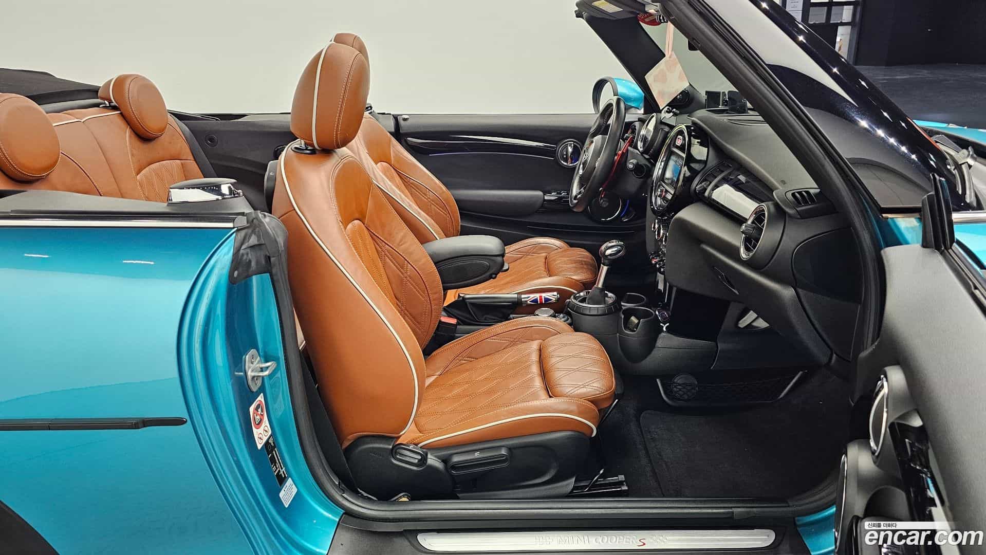 Cooper Convertible Mini 2017.3-INNER-010