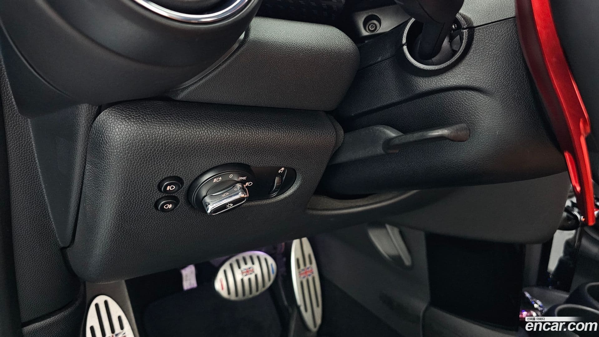 Main__Slider__Photo:Cooper Convertible Mini 2017.3-15