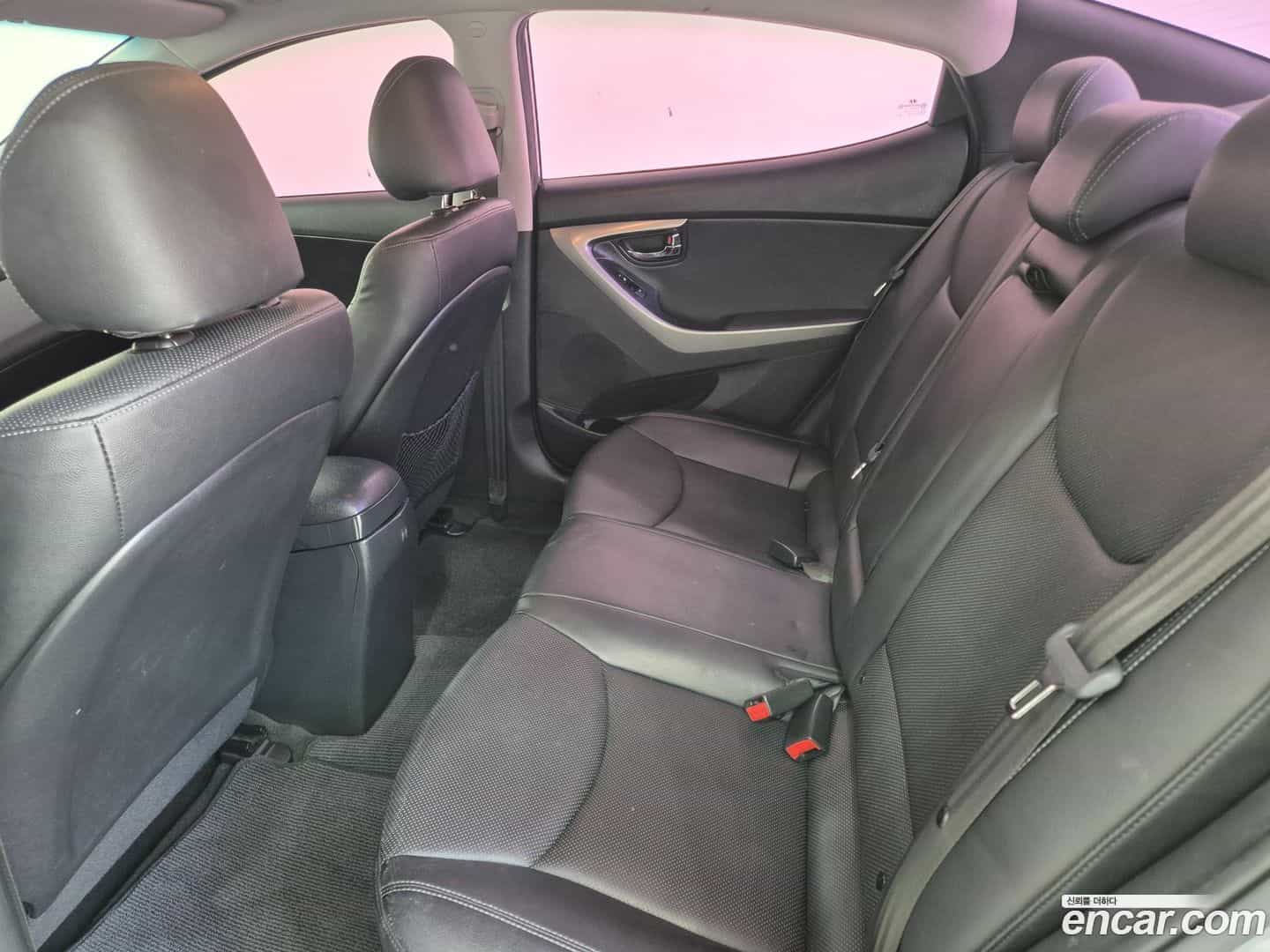 AVANTE Hyundai 2013.0-OUTER-006