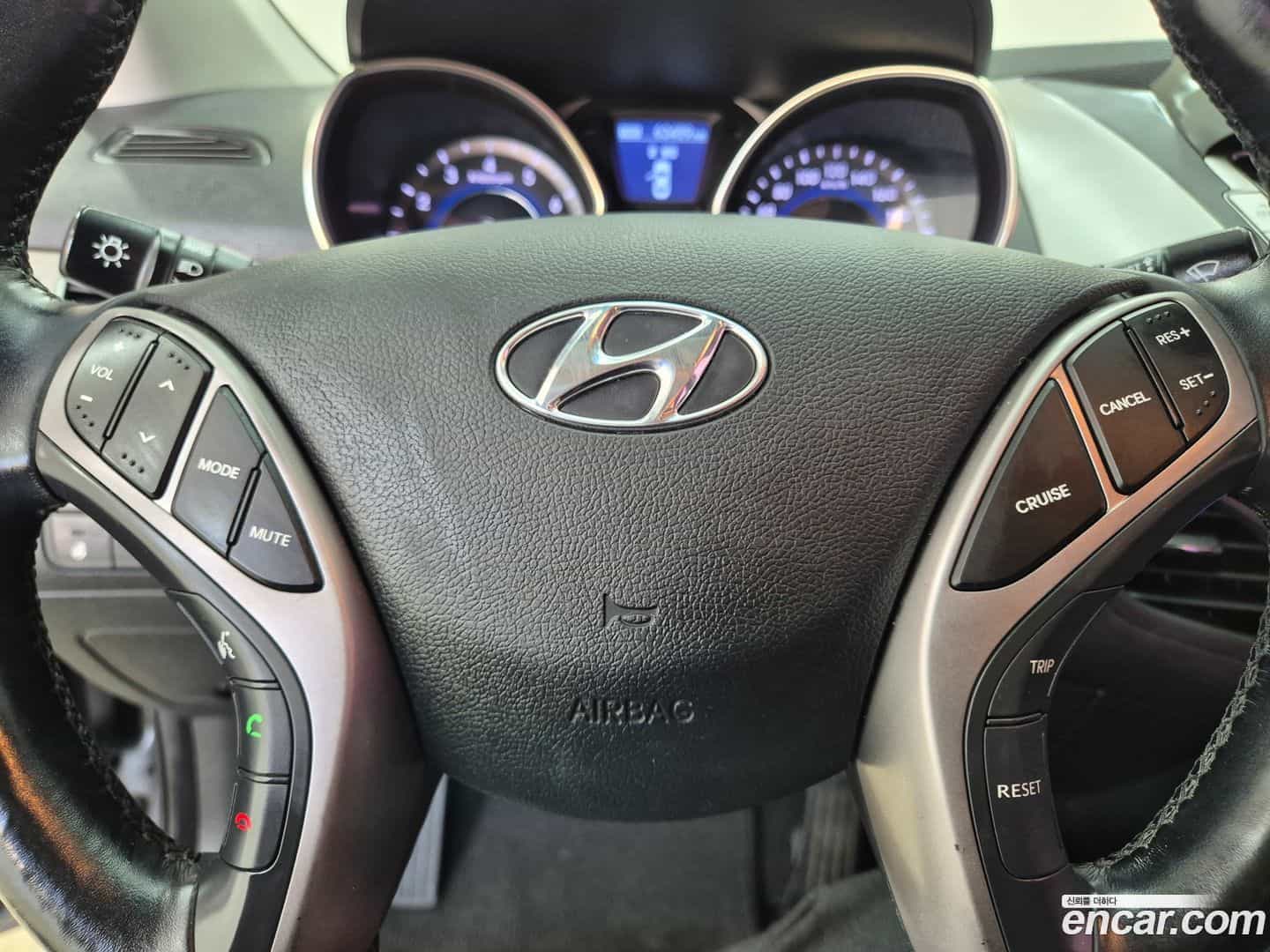 AVANTE Hyundai 2013.0-OPTION-018