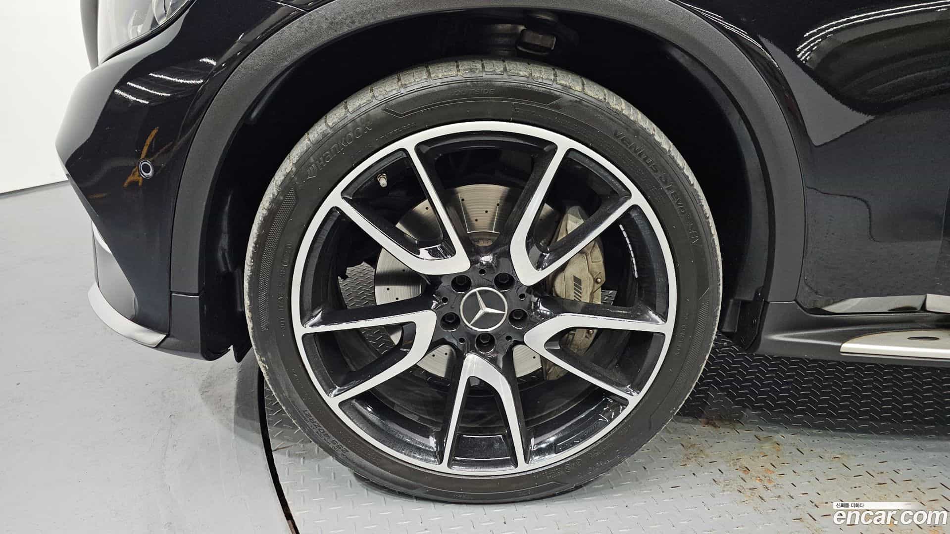 GLC-Class Mercedes-Benz 2019.10-OUTER-005