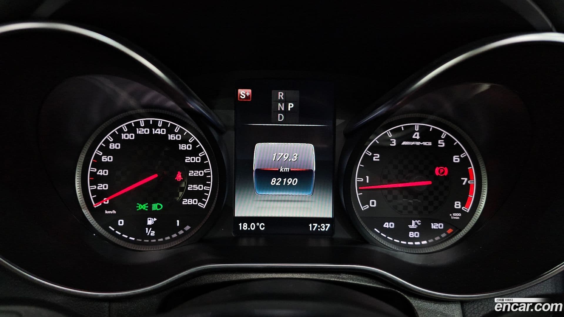 Main__Slider__Photo:GLC-Class Mercedes-Benz 2019.10-7