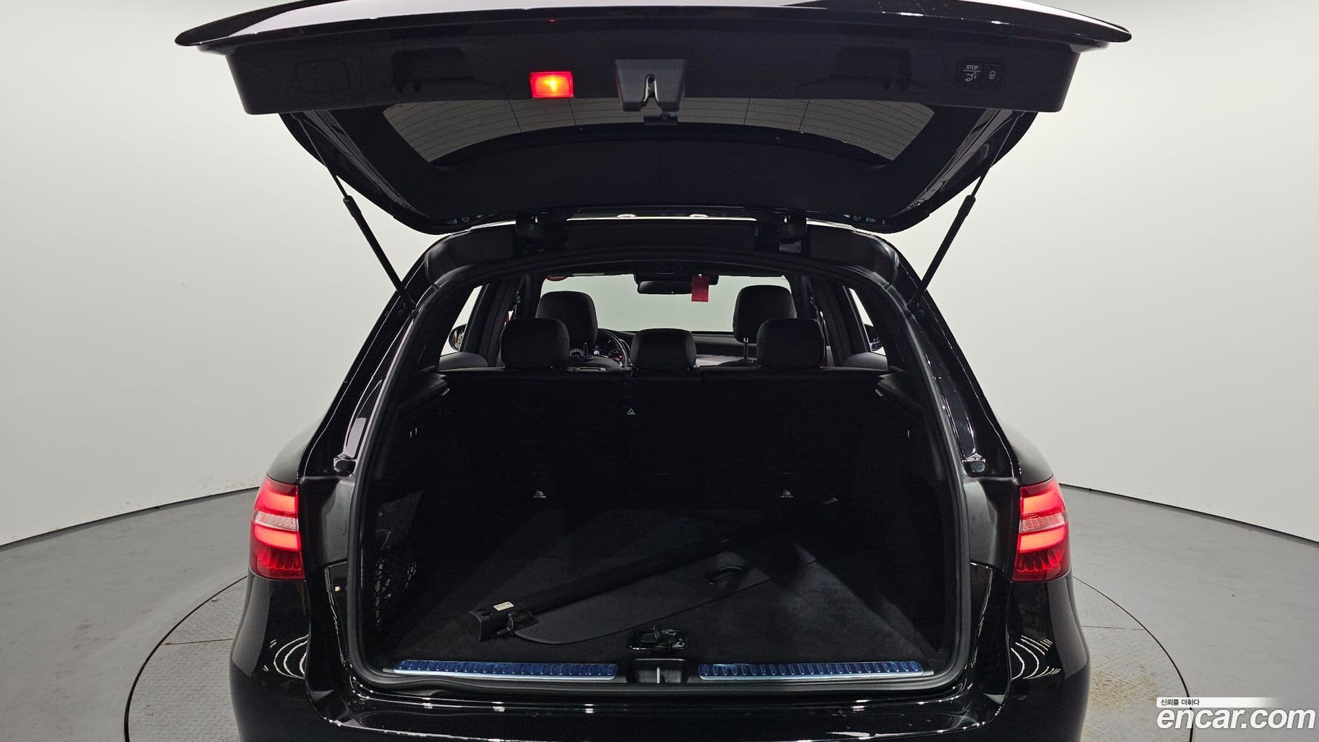 Main__Slider__Photo:GLC-Class Mercedes-Benz 2019.10-19