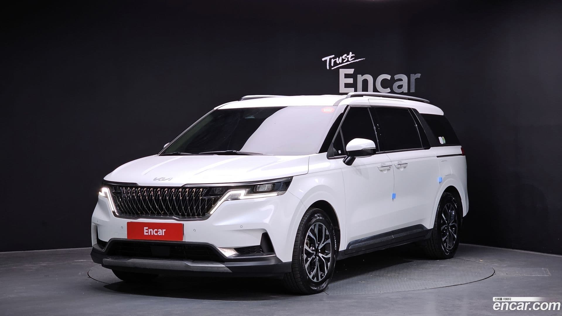 Main__Slider__Photo:Canival Kia 2023.1-0