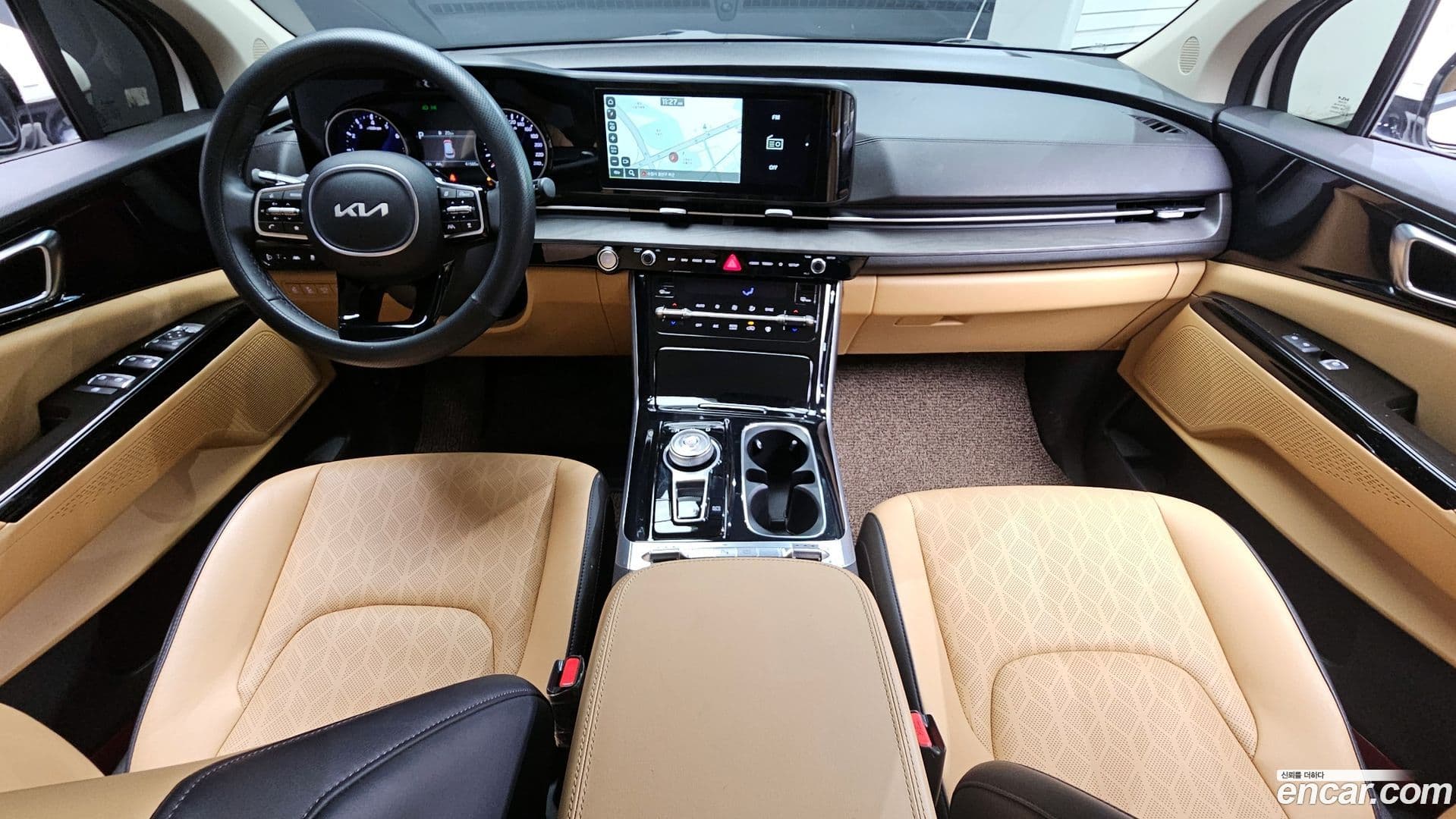 Main__Slider__Photo:Canival Kia 2023.1-6