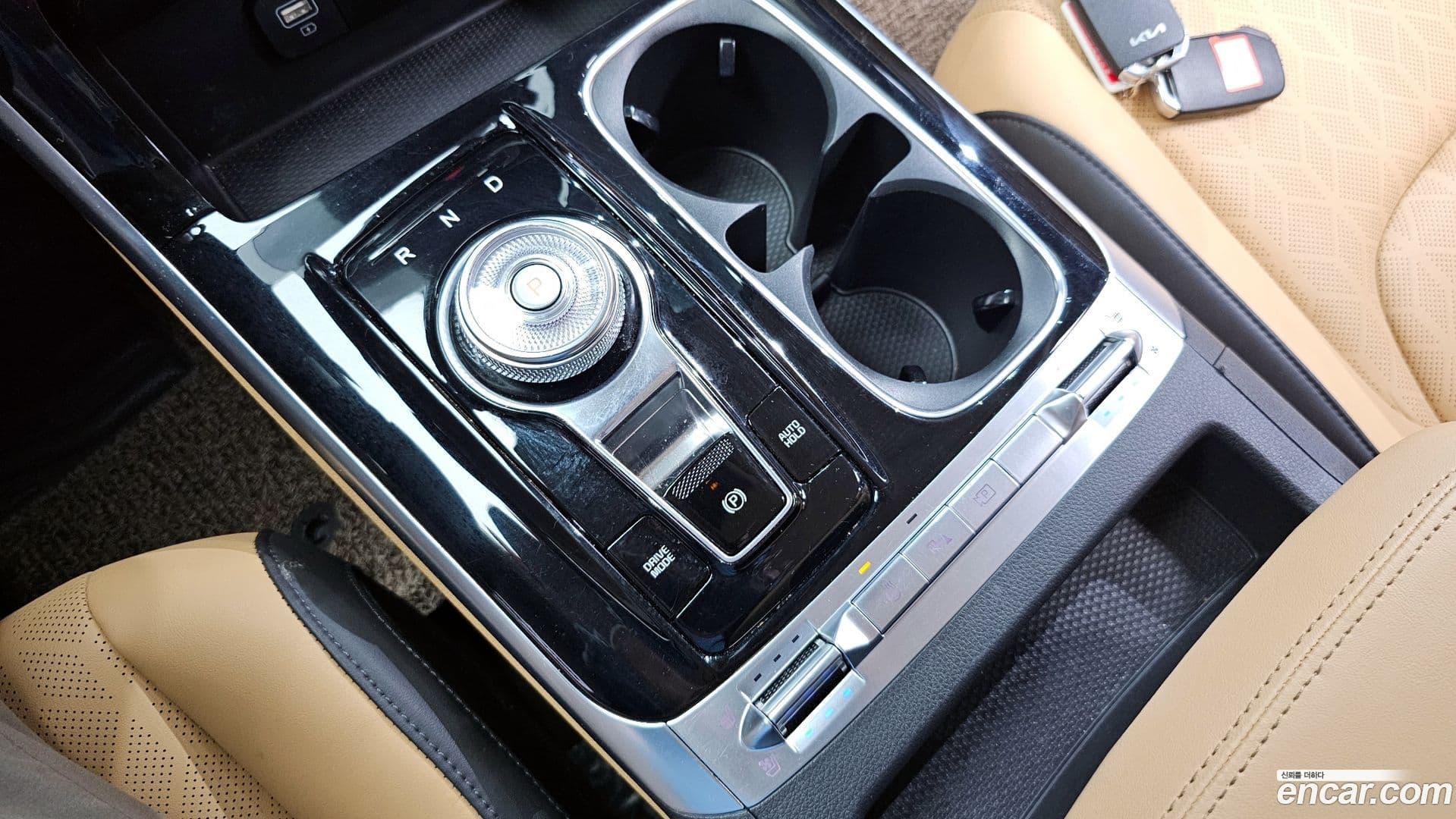 Main__Slider__Photo:Canival Kia 2023.1-8