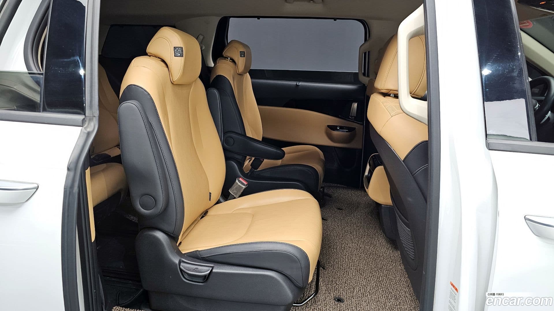 Main__Slider__Photo:Canival Kia 2023.1-11