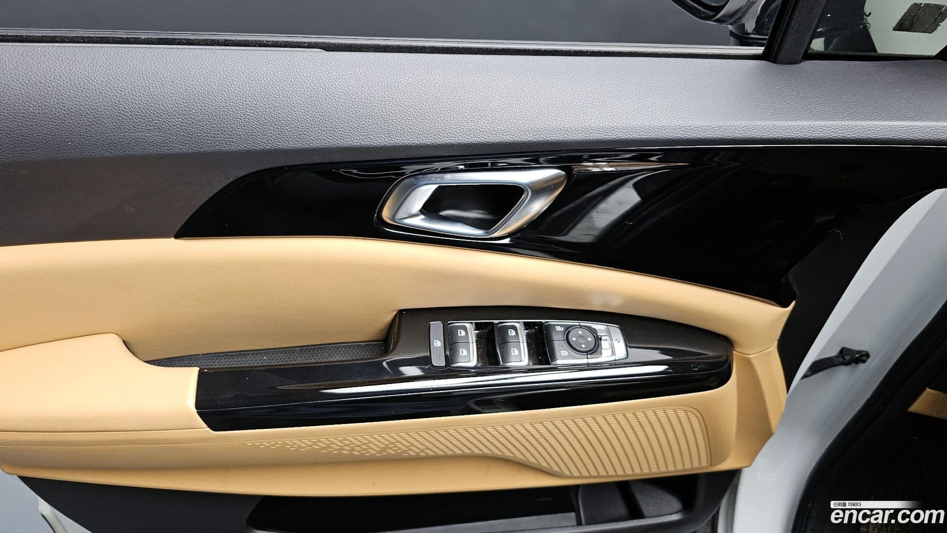 Main__Slider__Photo:Canival Kia 2023.1-16