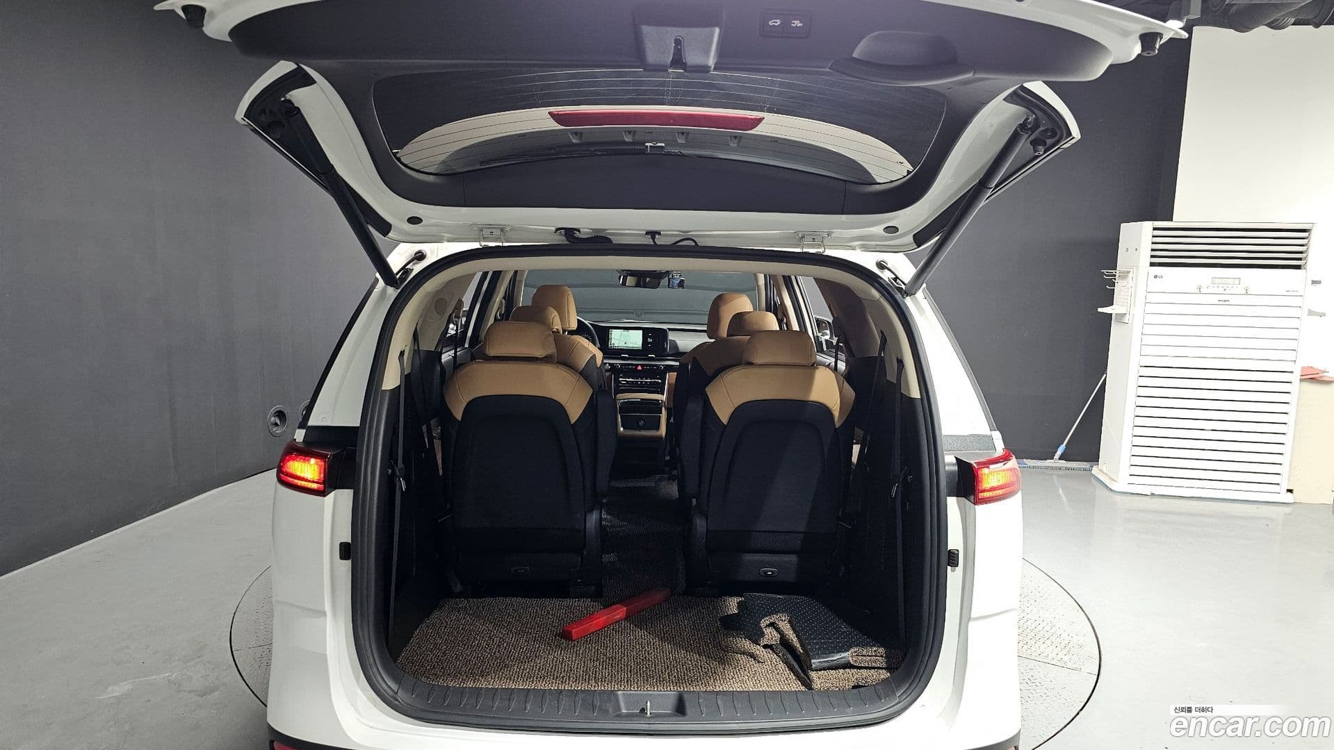 Main__Slider__Photo:Canival Kia 2023.1-19