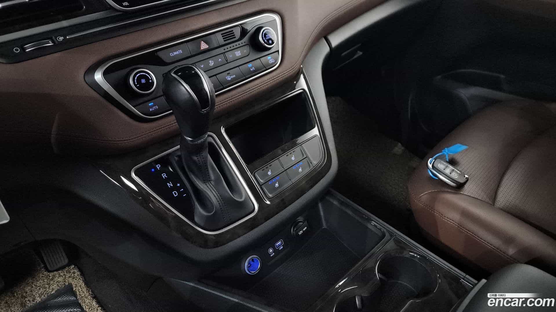 Starex Hyundai 2019.10-INNER-009