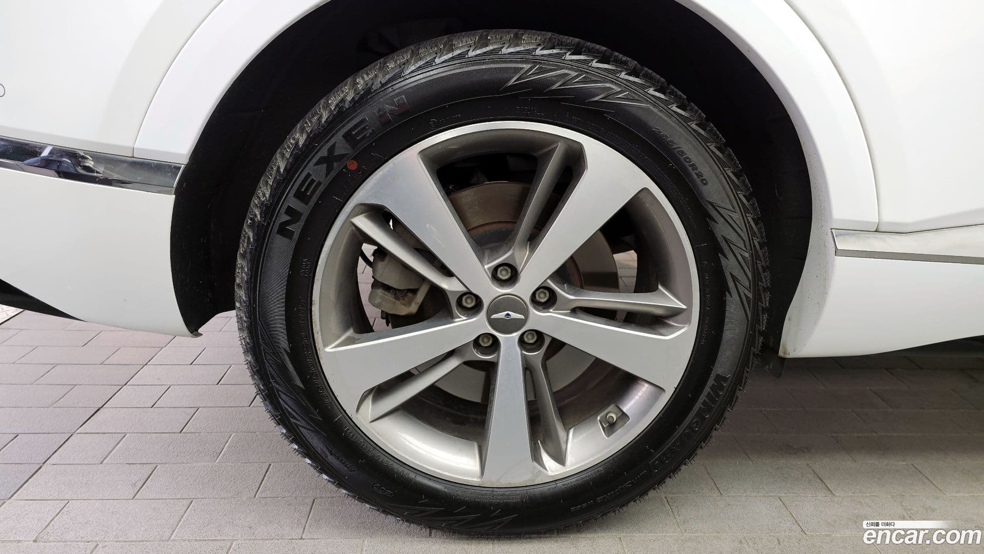 Main__Slider__Photo:GV80 Genesis 2021.1-4