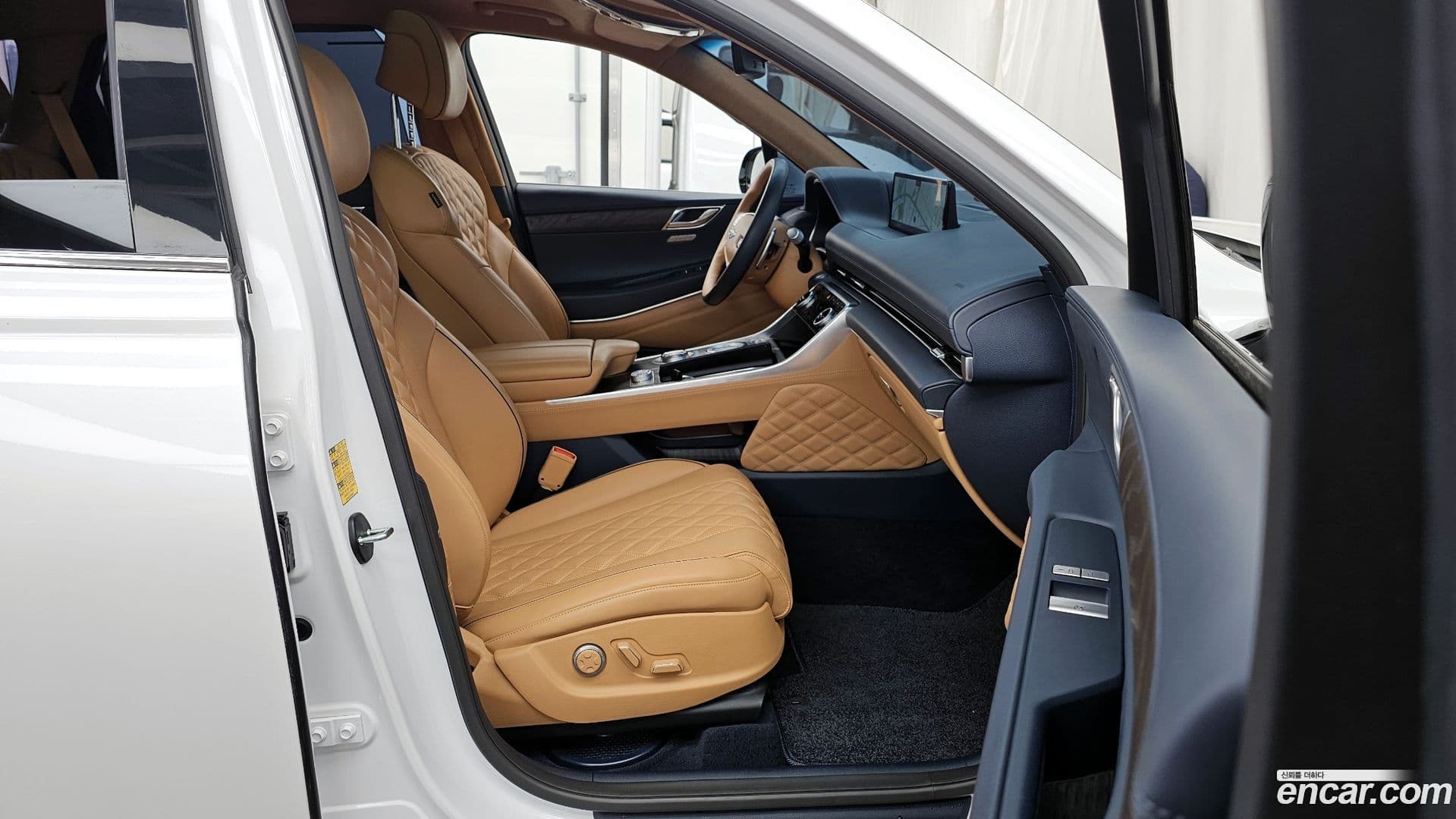 Main__Slider__Photo:GV80 Genesis 2021.1-10