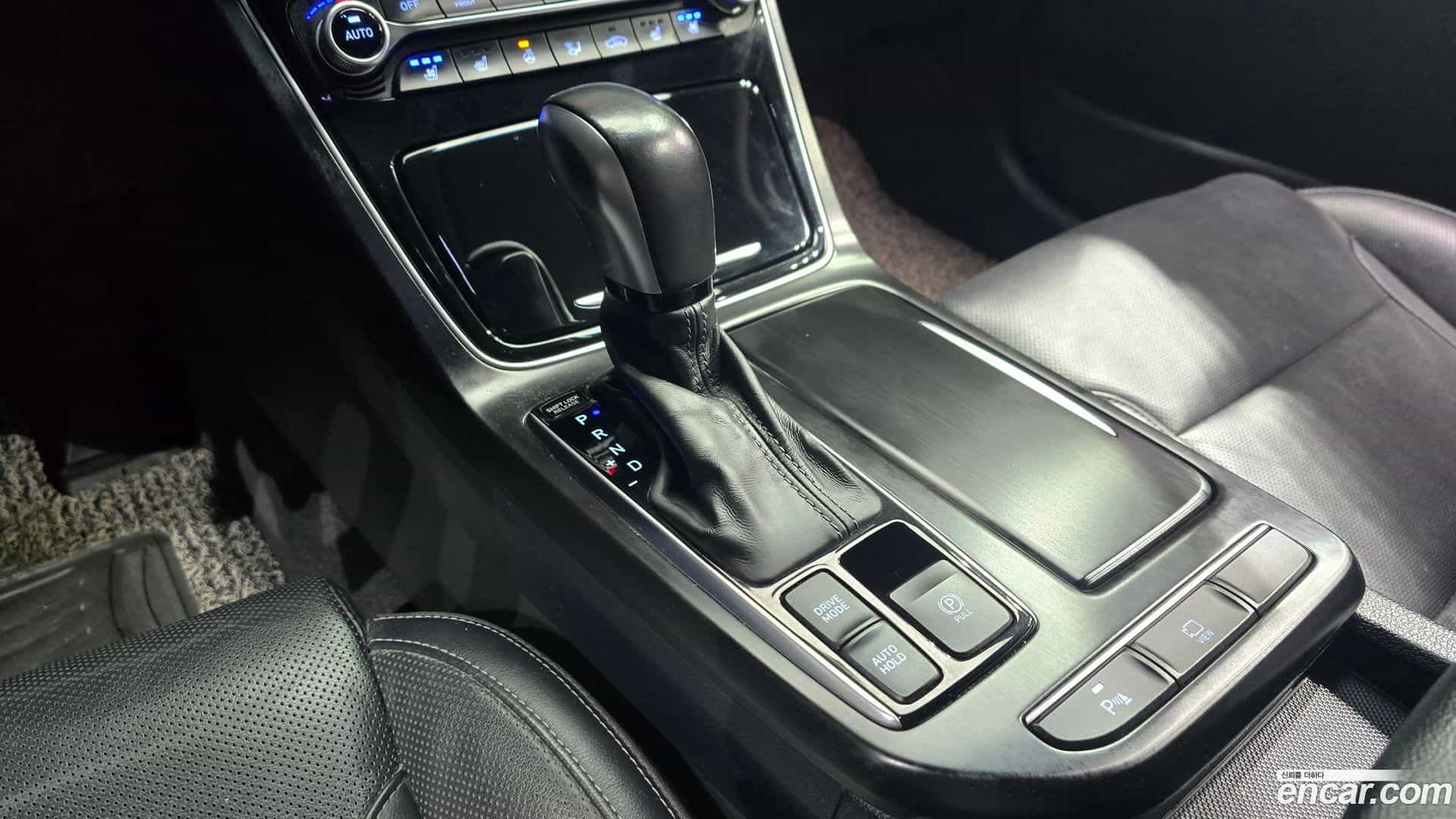 Grandeur Hyundai 2018.5-INNER-009