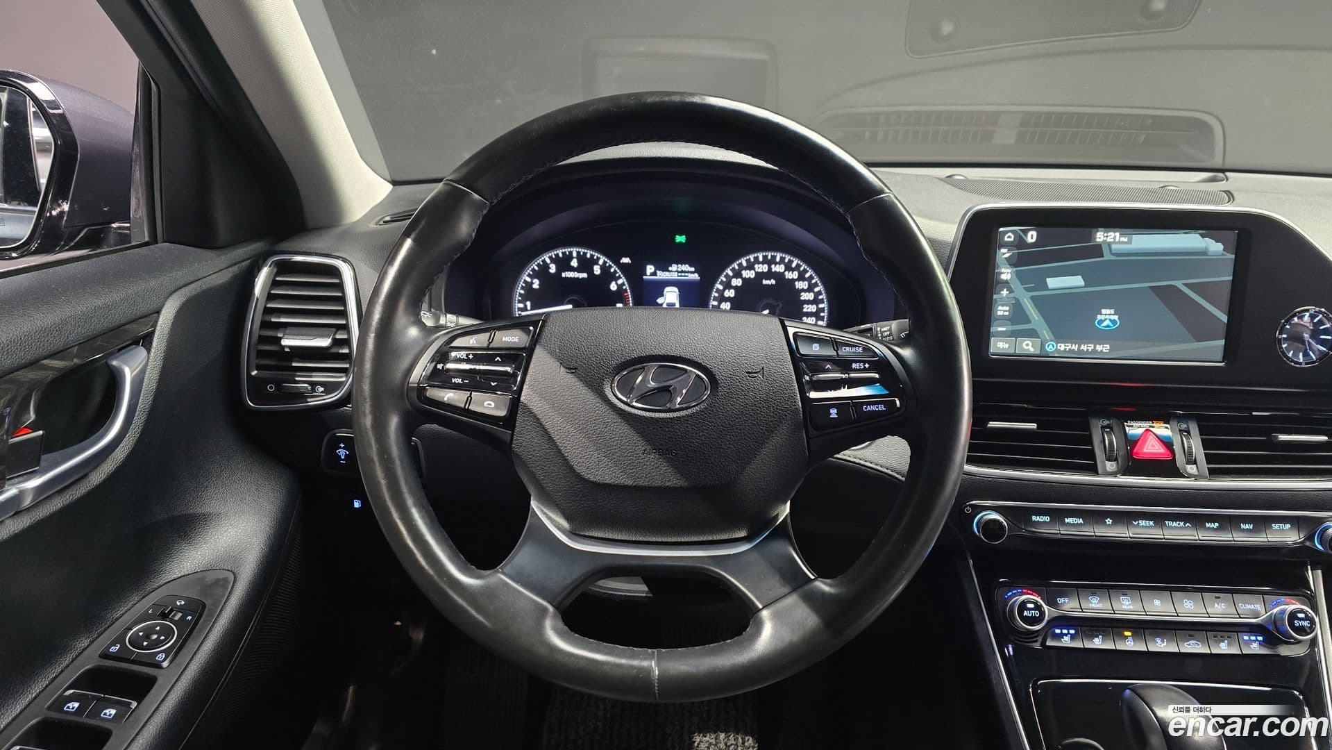 Main__Slider__Photo:Grandeur Hyundai 2018.5-12