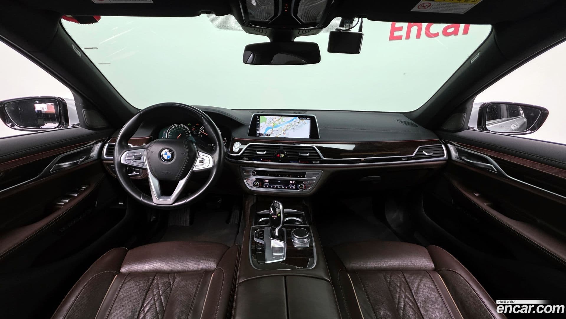Main__Slider__Photo:7-Series BMW 2016.1-6