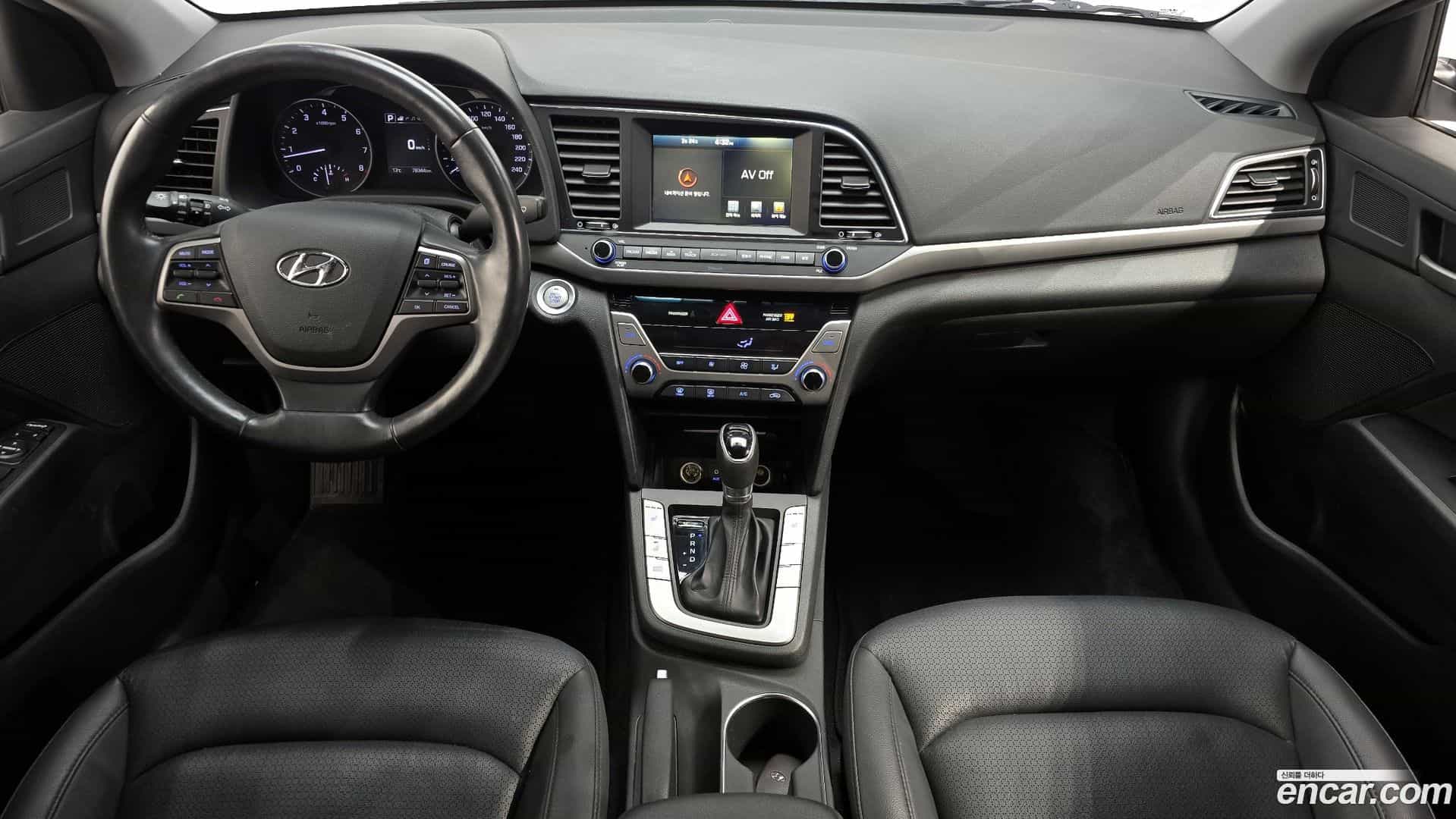 AVANTE Hyundai 2015.9-INNER-007