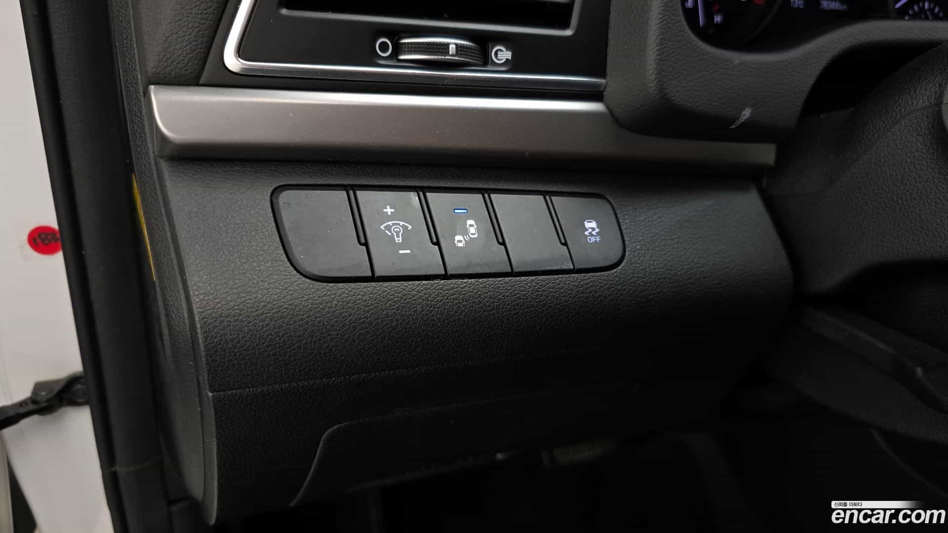 AVANTE Hyundai 2015.9-OPTION-021