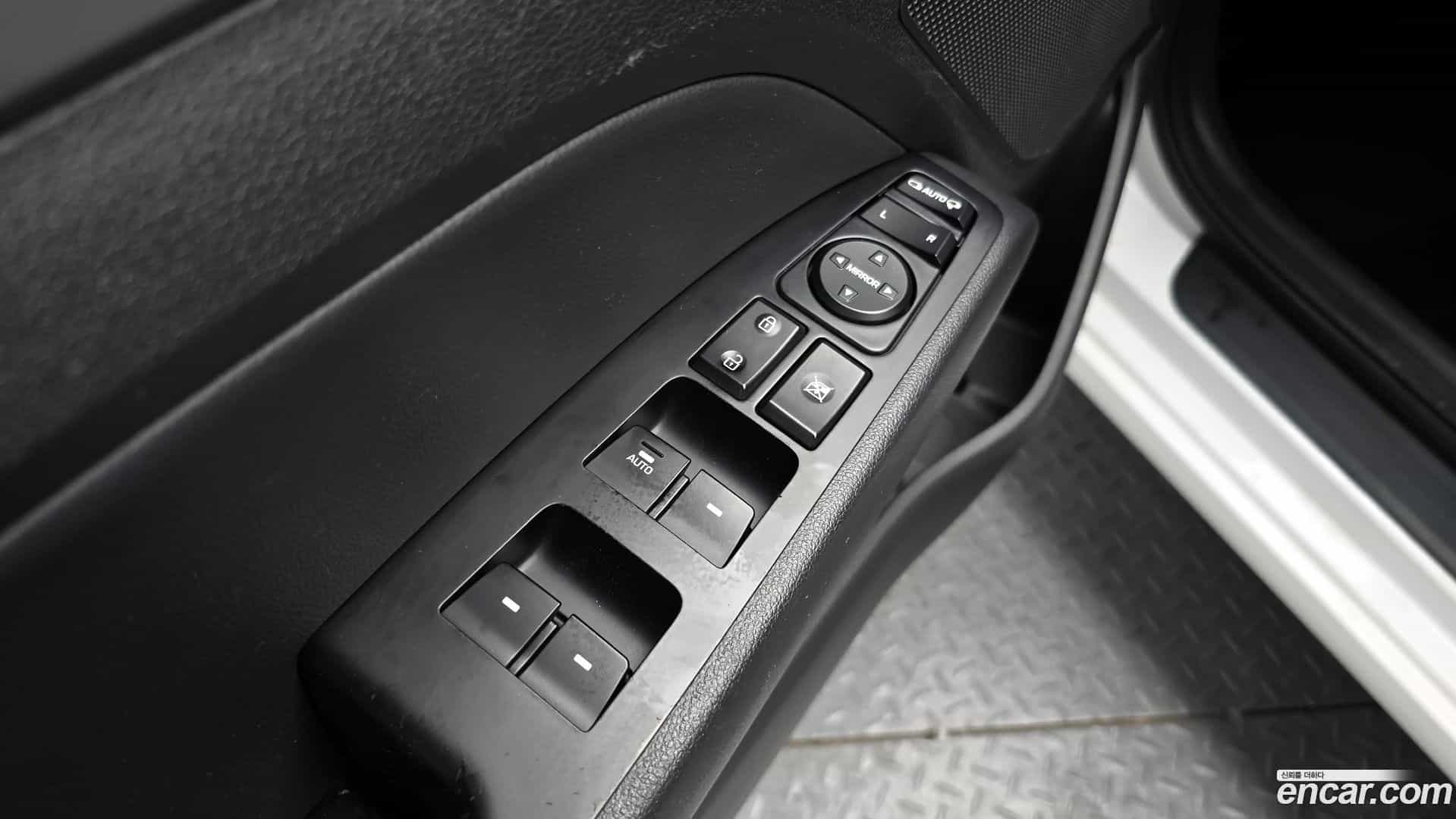 AVANTE Hyundai 2015.9-OPTION-022