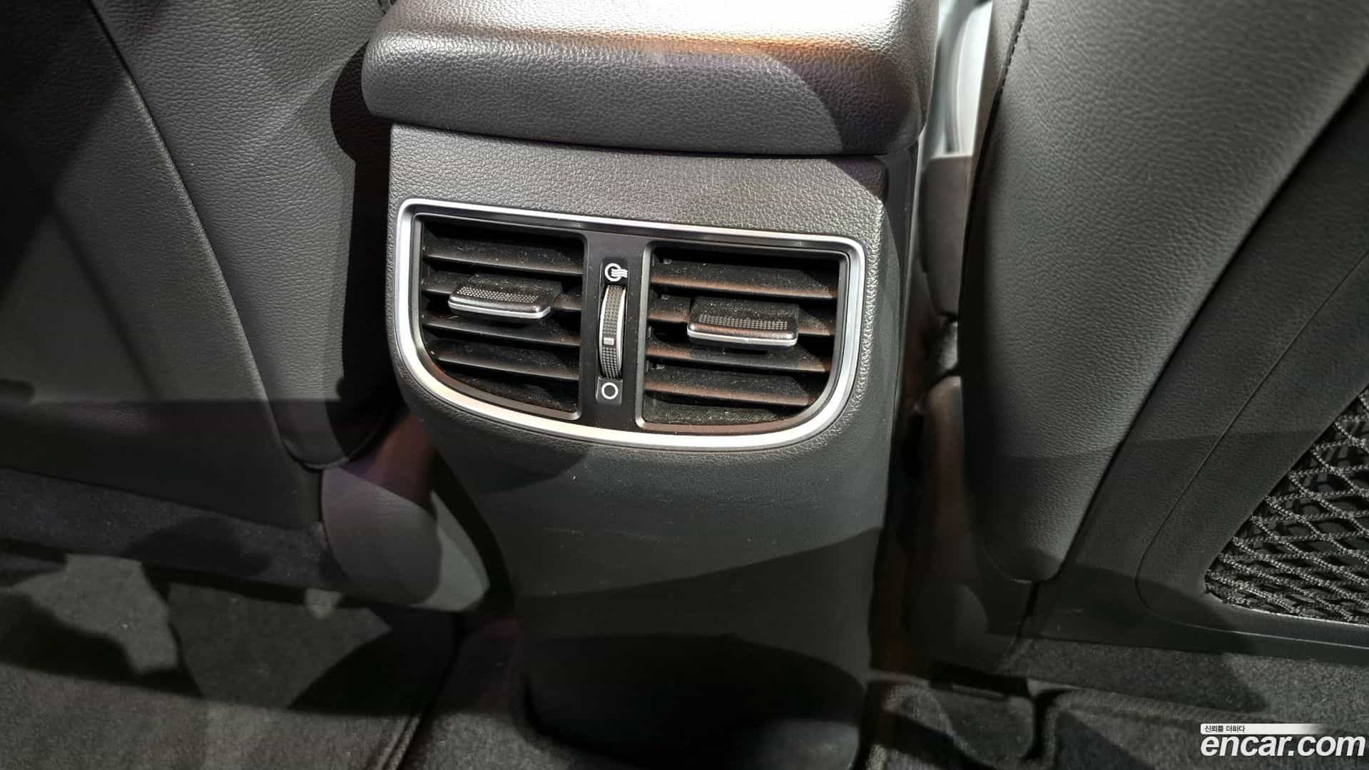 AVANTE Hyundai 2015.9-OPTION-023