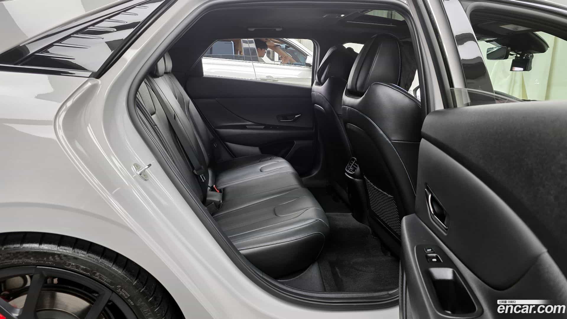 AVANTE Hyundai 2022.4-OPTION-016