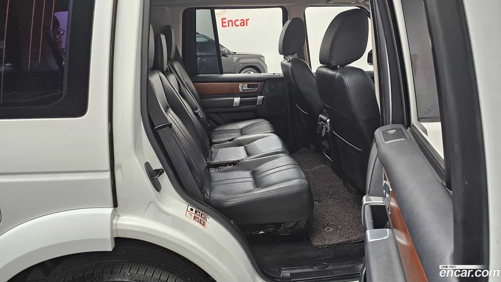 Discovery Land Rover 2015.11-OPTION-016