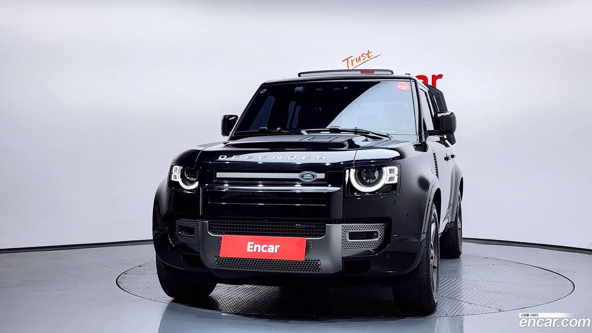 Main__Slider__Photo:Defender Land Rover 2022.6-2