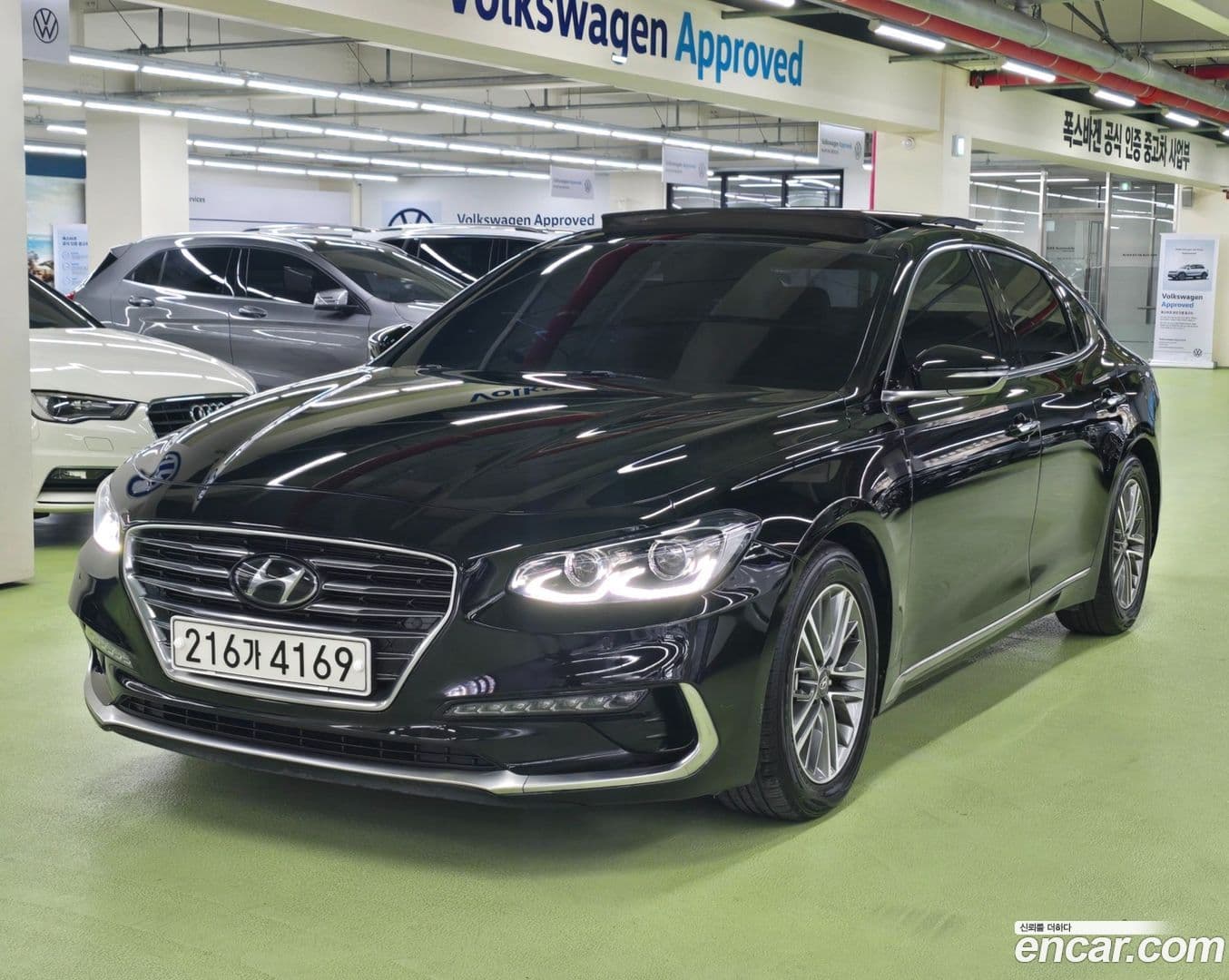 Main__Slider__Photo:Grandeur Hyundai 2018.10-0