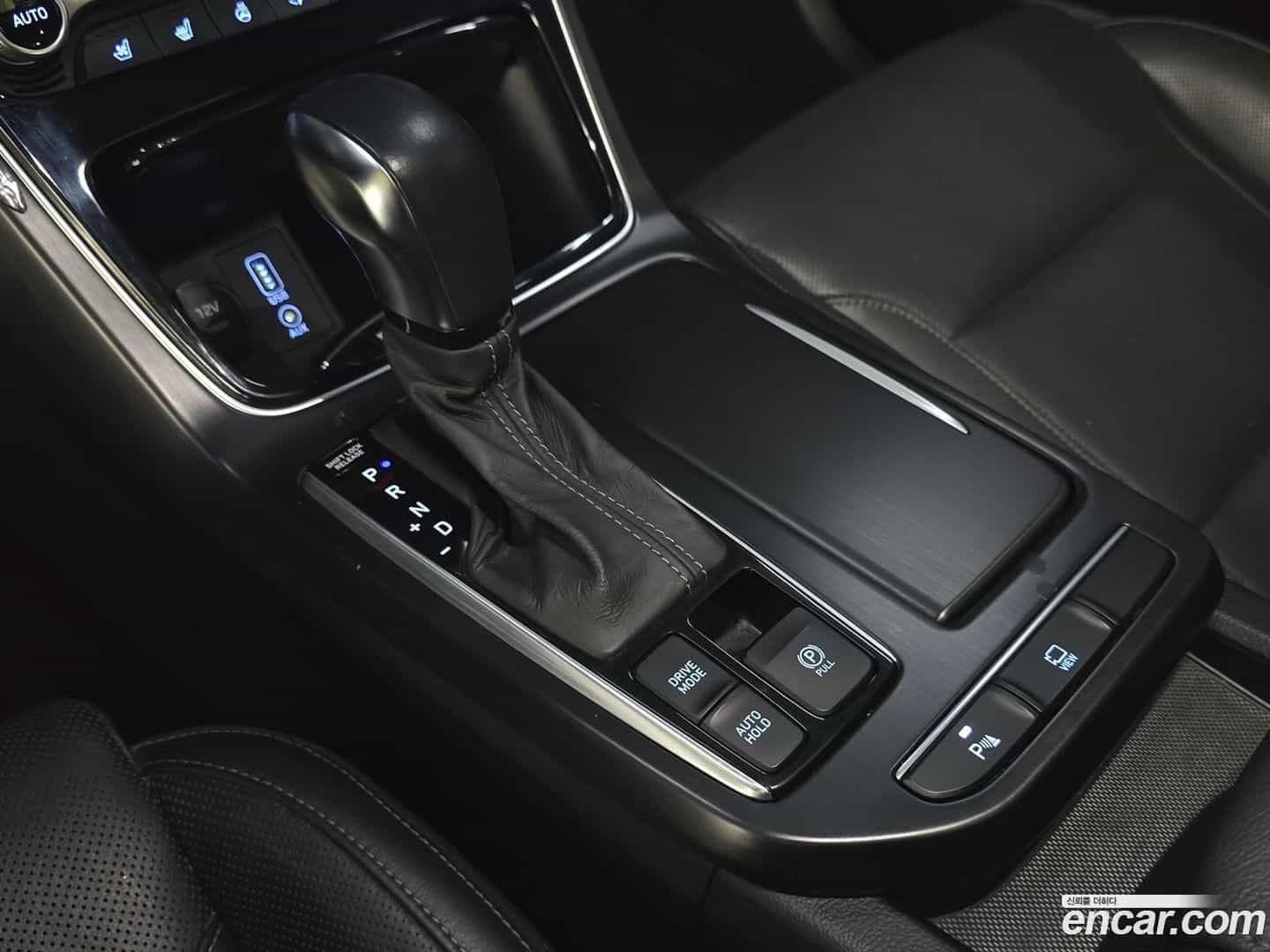 Grandeur Hyundai 2018.10-INNER-008