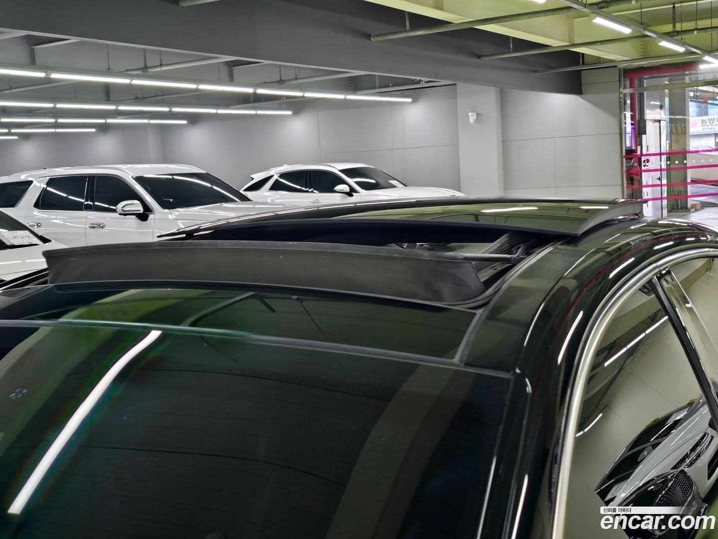 Main__Slider__Photo:Grandeur Hyundai 2018.10-10