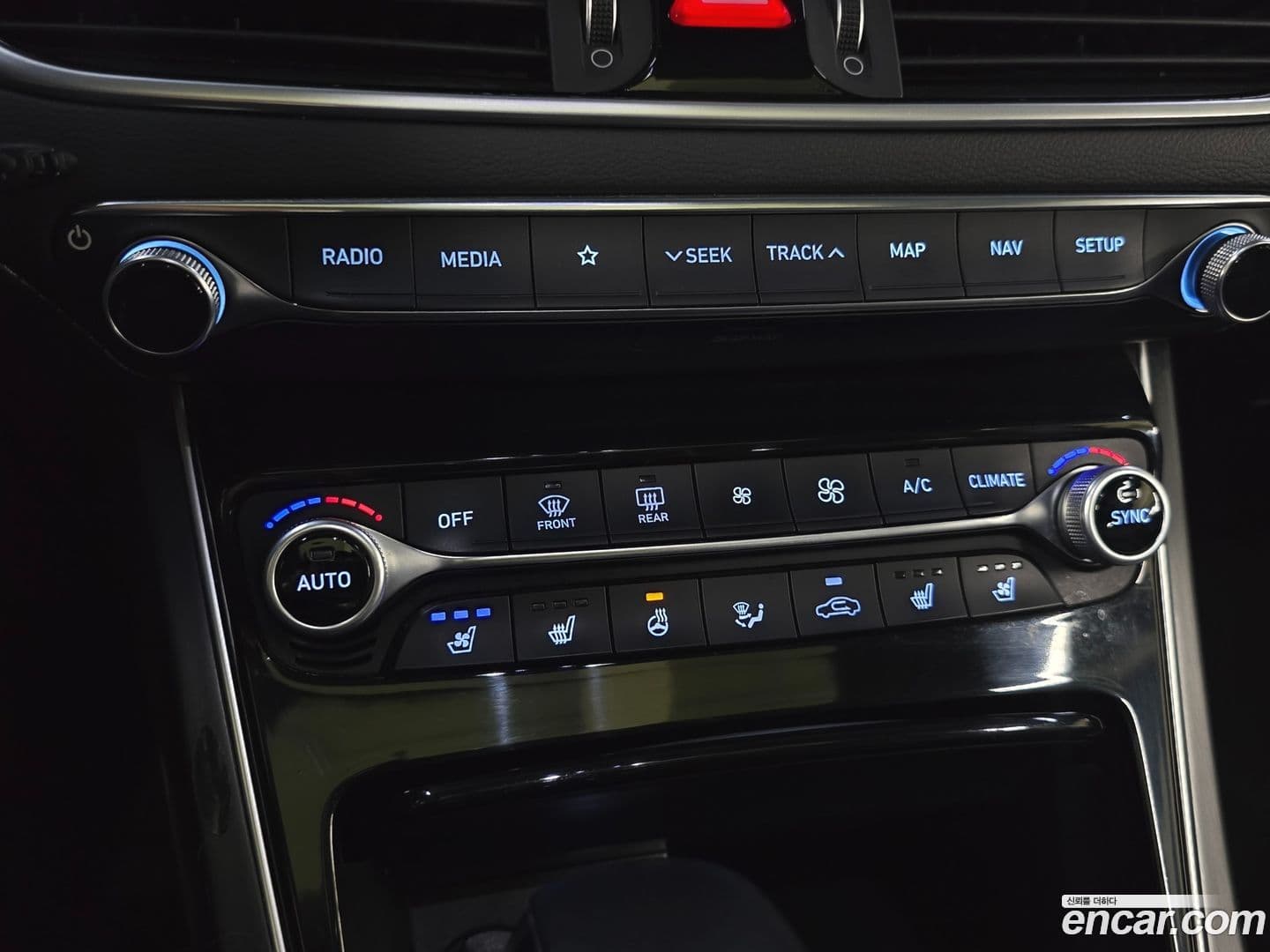 Main__Slider__Photo:Grandeur Hyundai 2018.10-13