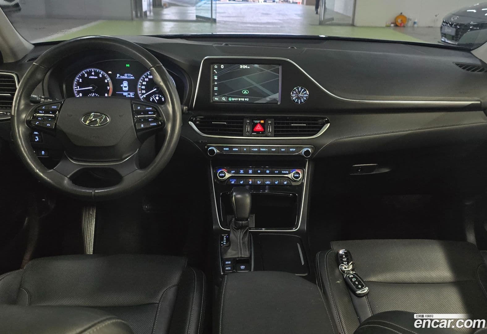 Main__Slider__Photo:Grandeur Hyundai 2018.10-19