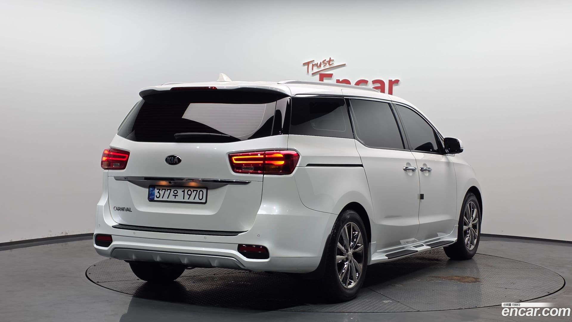 Main__Slider__Photo:Canival Kia 2018.3-1