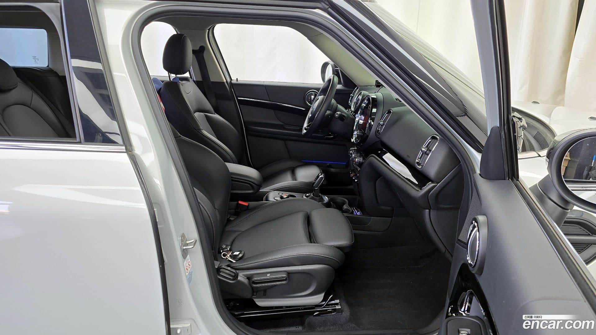 Main__Slider__Photo:Countryman Mini 2020.10-10