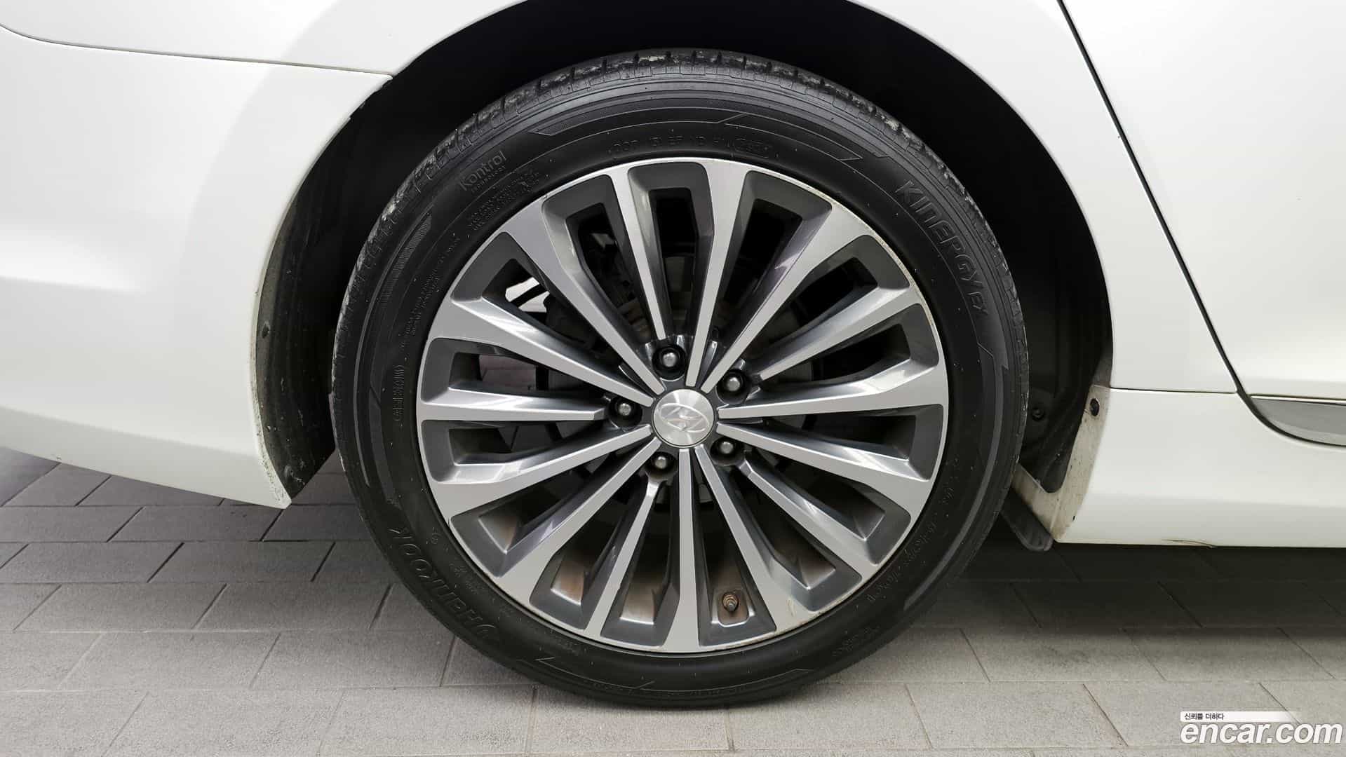 Grandeur Hyundai 2013.9-OUTER-005