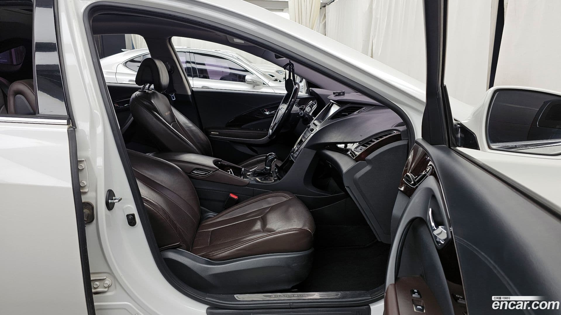 Main__Slider__Photo:Grandeur Hyundai 2013.9-10