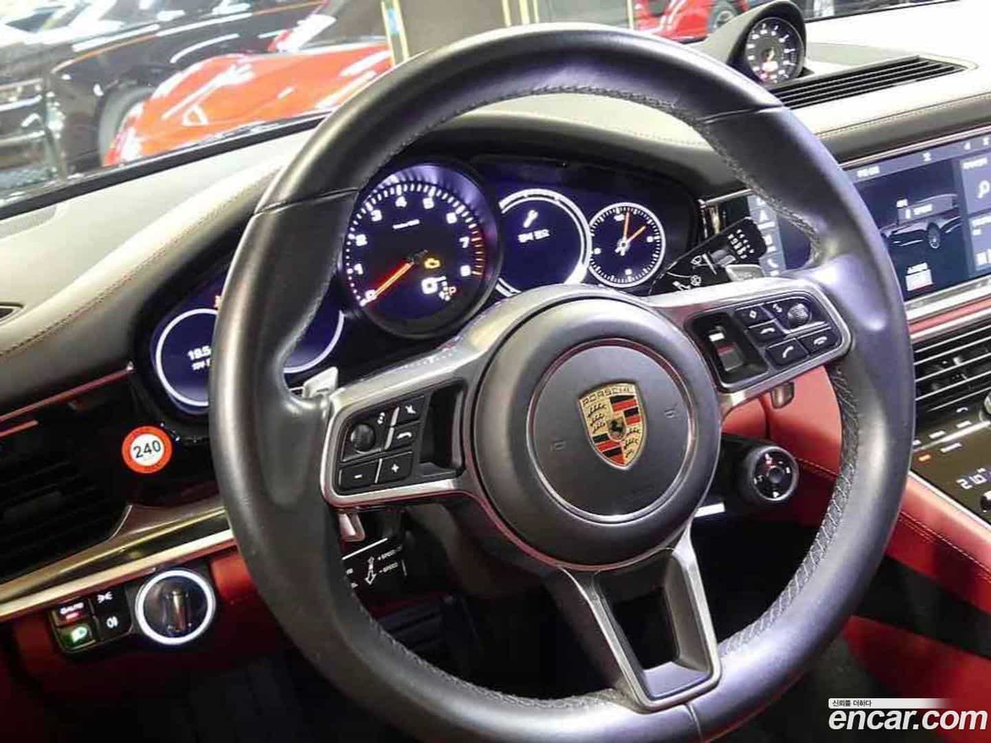 Panamera Porsche 2018.6-OPTION-016