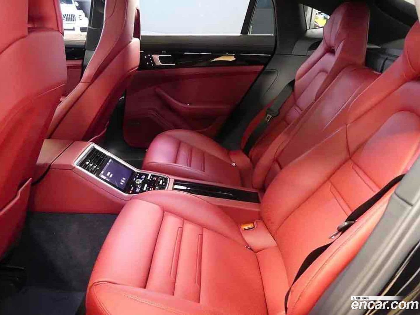 Main__Slider__Photo:Panamera Porsche 2018.6-16