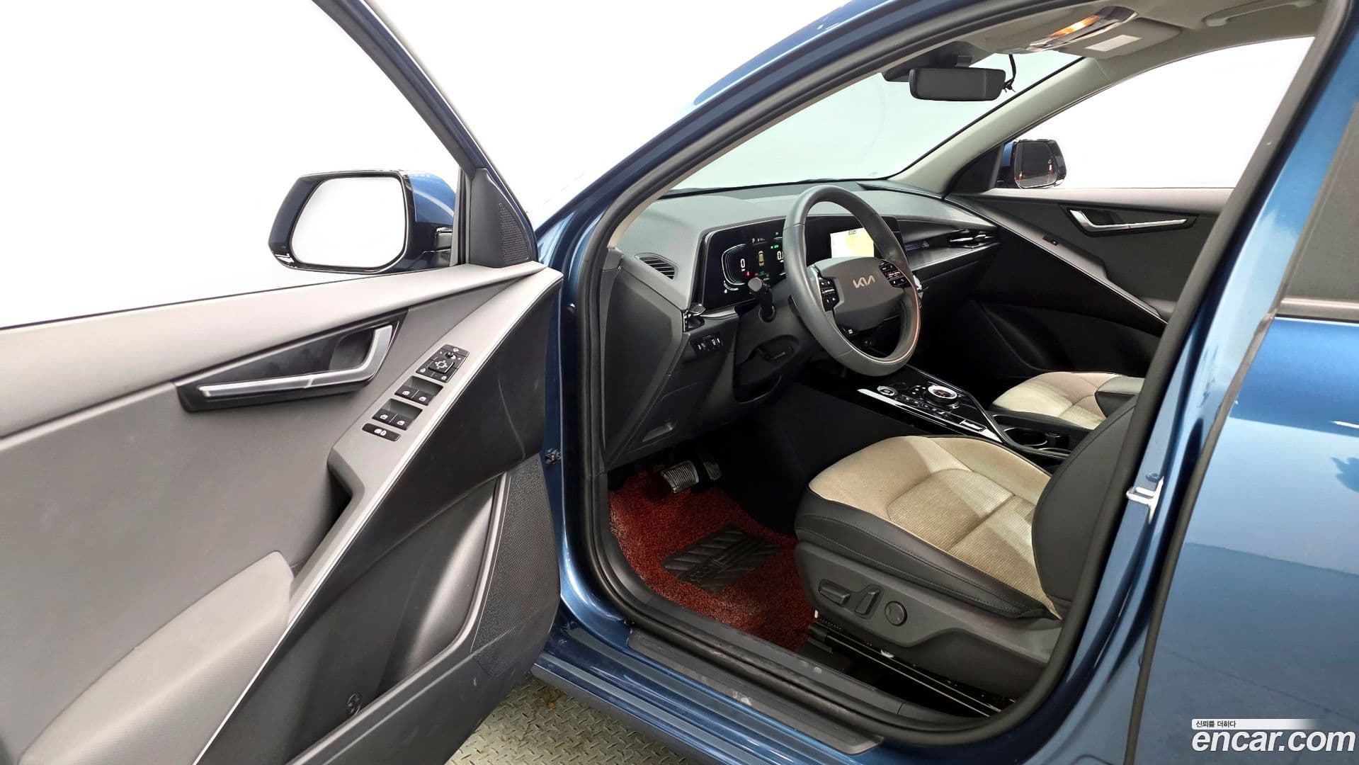 Main__Slider__Photo:Niro Kia 2024.1-9