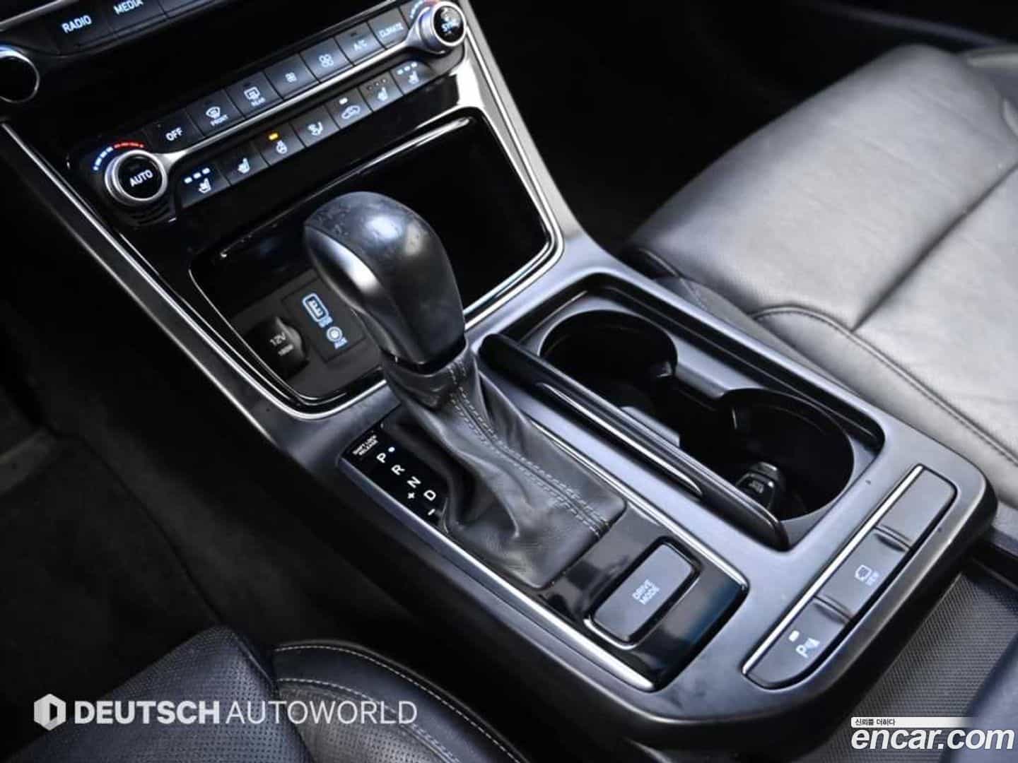 Grandeur Hyundai 2018.2-INNER-009