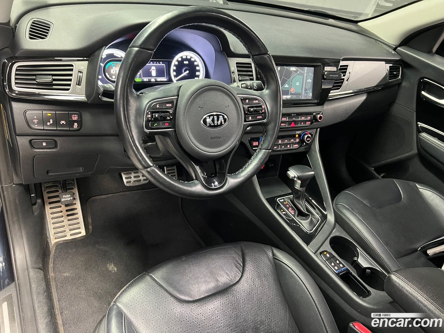 Main__Slider__Photo:Niro Kia 2018.8-8