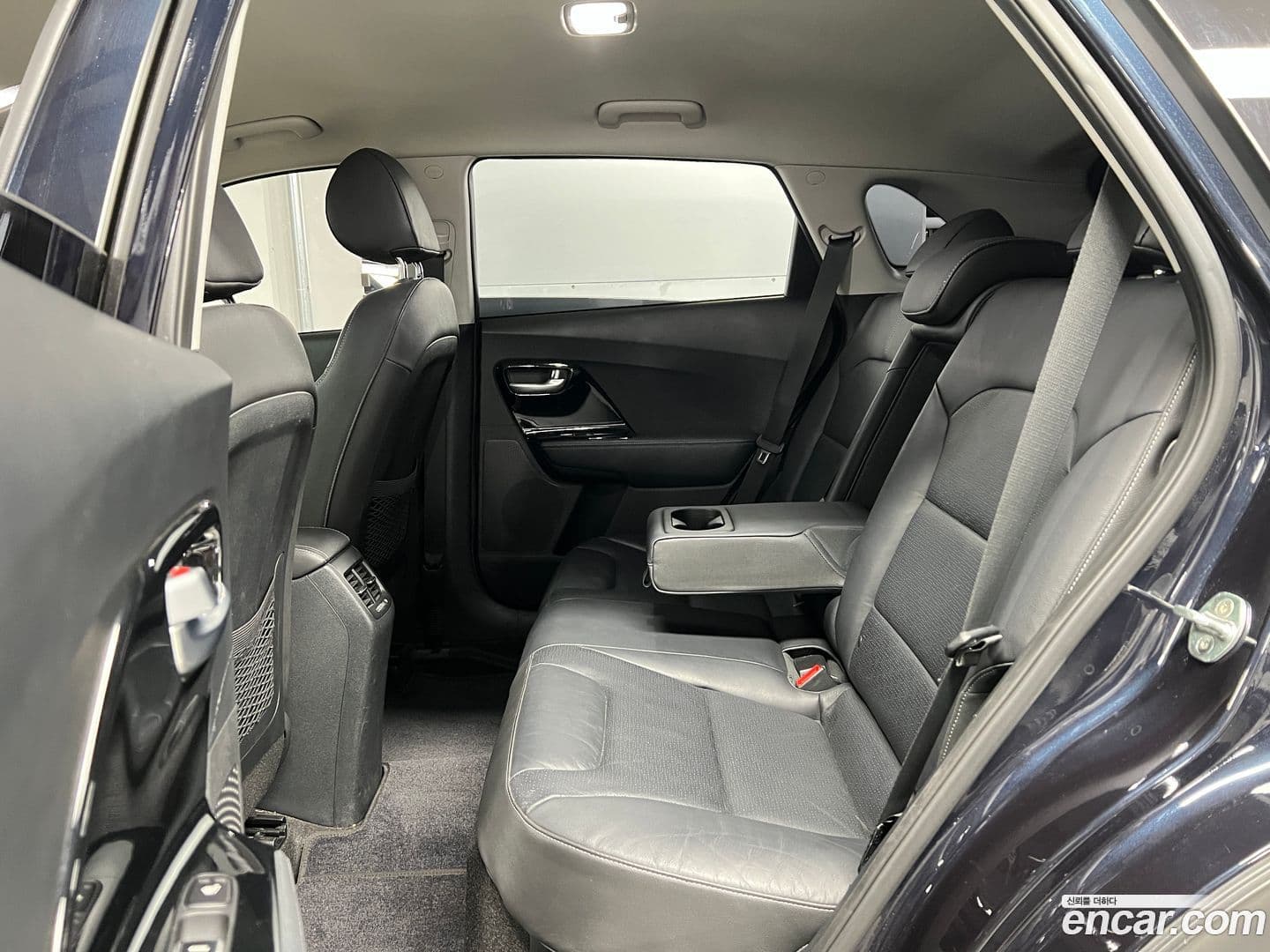 Main__Slider__Photo:Niro Kia 2018.8-9