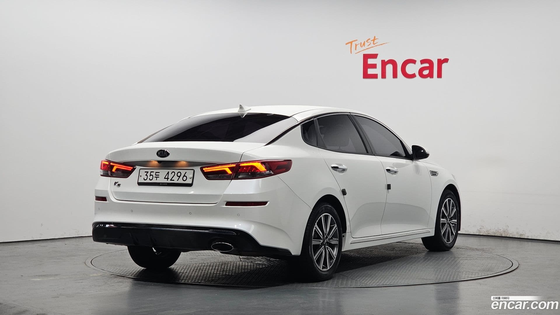 Main__Slider__Photo:K5 Kia 2018.7-1