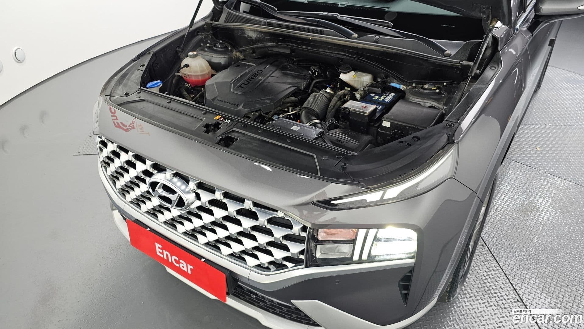 Main__Slider__Photo:Santafe Hyundai 2021.0-5