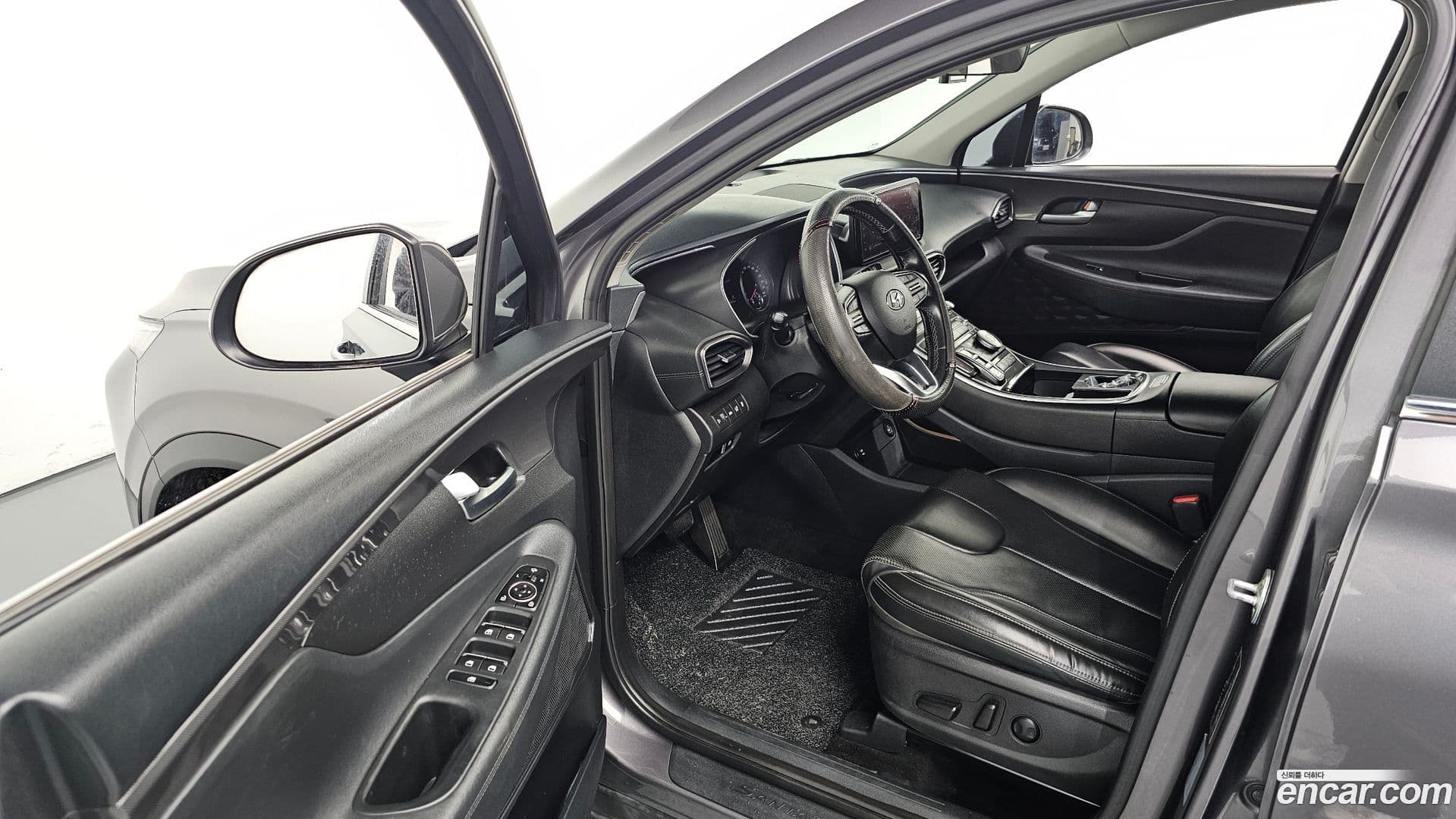 Main__Slider__Photo:Santafe Hyundai 2021.0-9