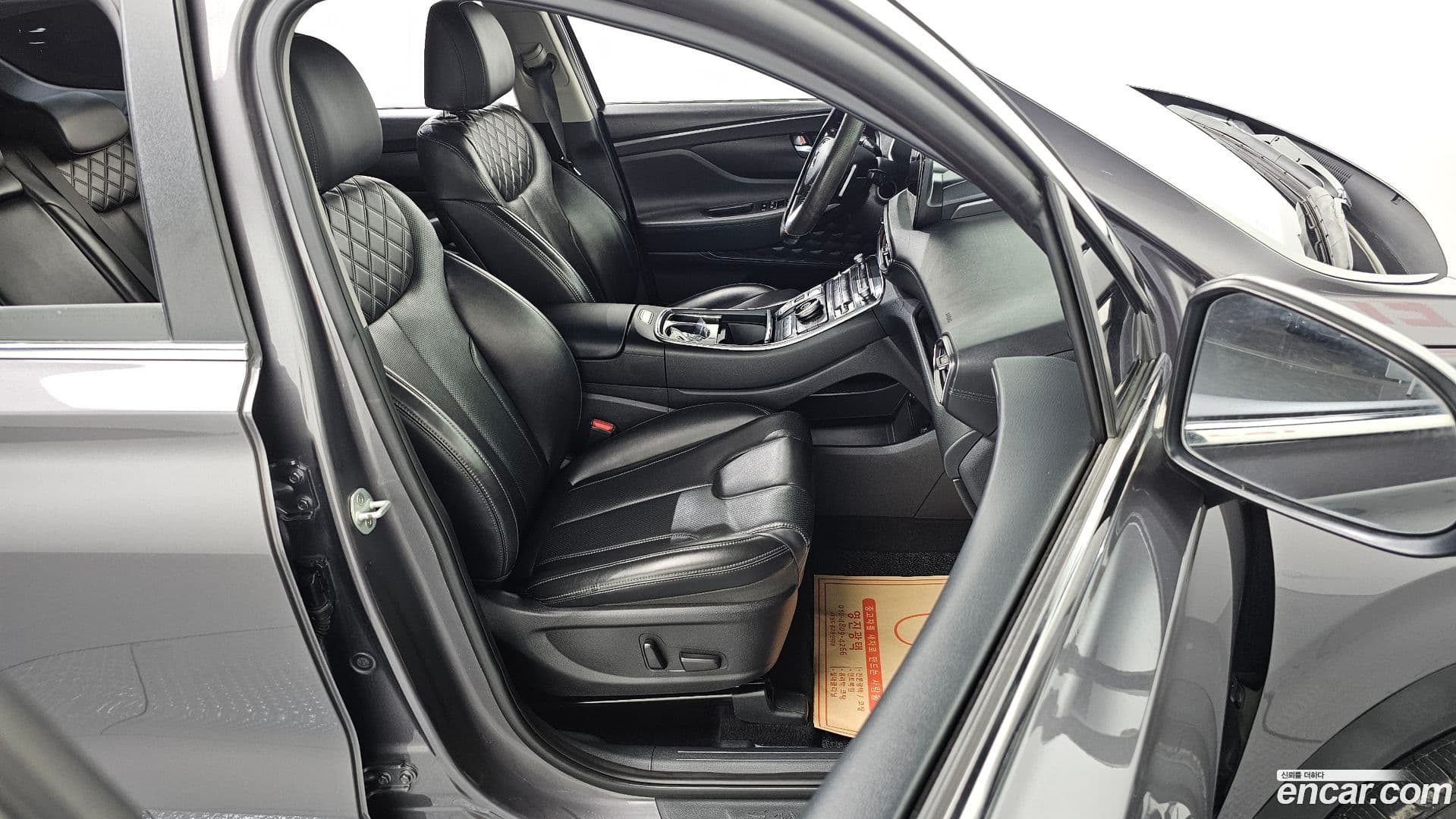 Main__Slider__Photo:Santafe Hyundai 2021.0-11