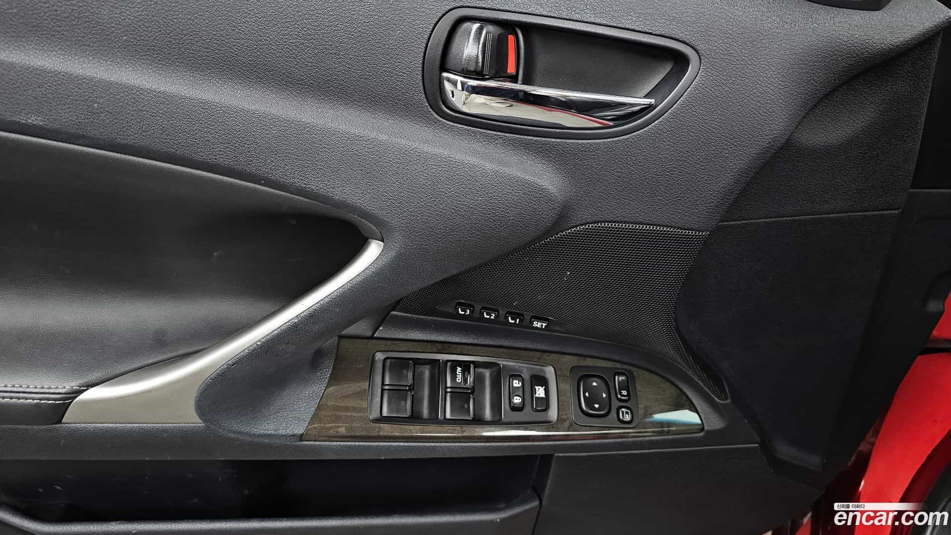 IS Lexus 2010.0-OPTION-023