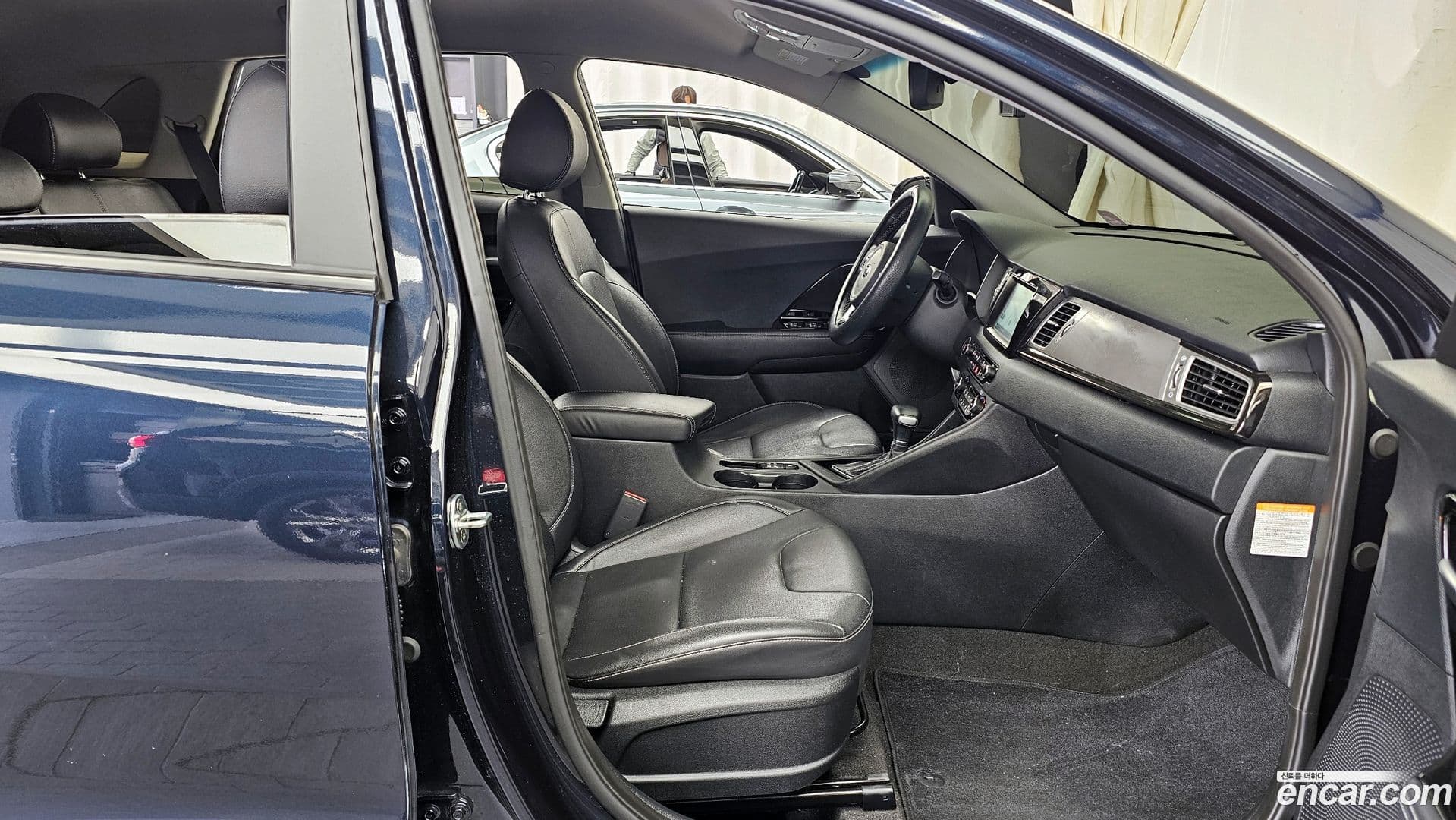 Main__Slider__Photo:Niro Kia 2018.11-10