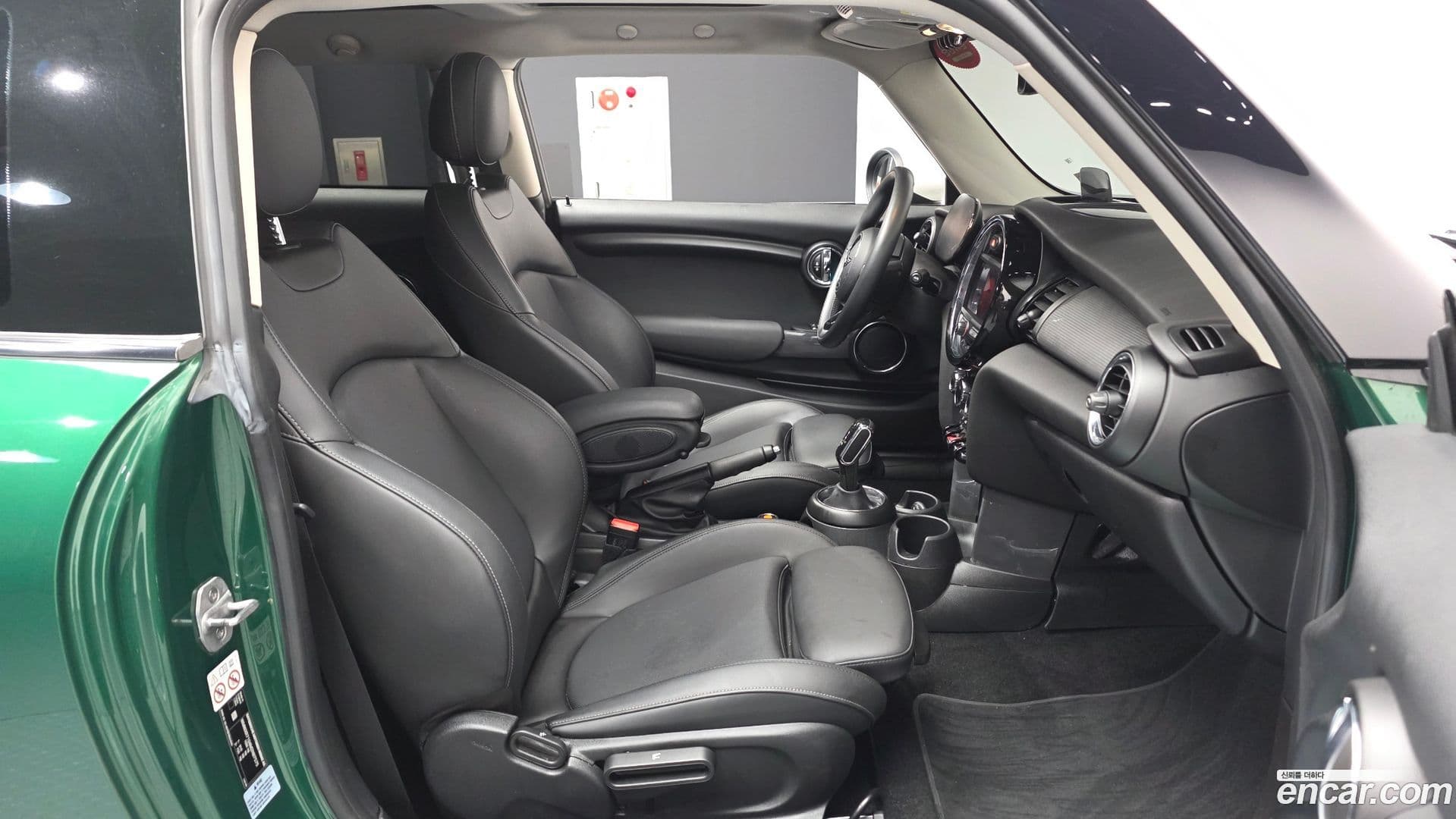 Main__Slider__Photo:Cooper Mini 2021.6-10