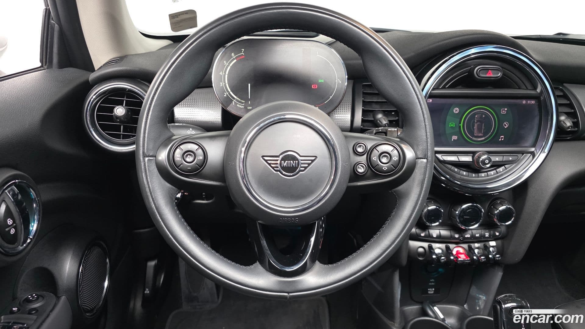 Main__Slider__Photo:Cooper Mini 2021.6-12