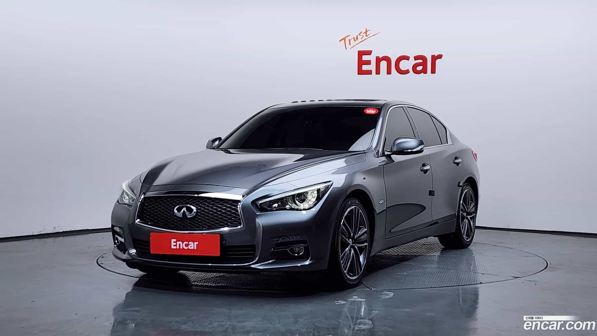 Q50 Infiniti 2016.6-OUTER-001